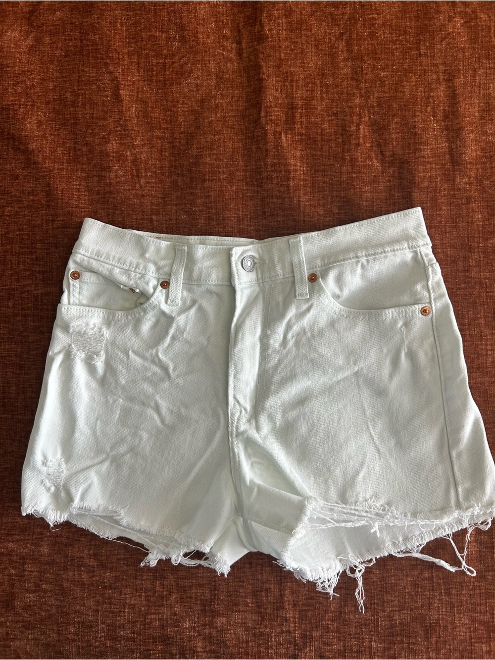 Levi’s White Distressed Women’s high rise Denim Shorts size 28